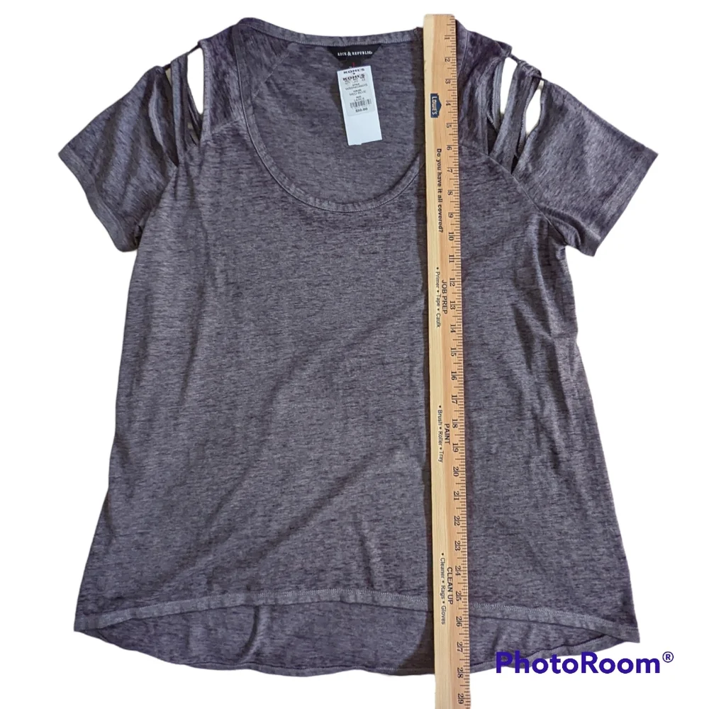 Rock & Republic Top Womens Sz L Frost Gray Cutout Scoop Neck Tee NWT - Picture 4 of 9